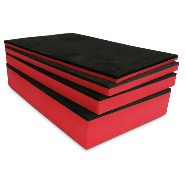 PE Schaumstoffzuschnitt in rot mit schwarzer Topschicht